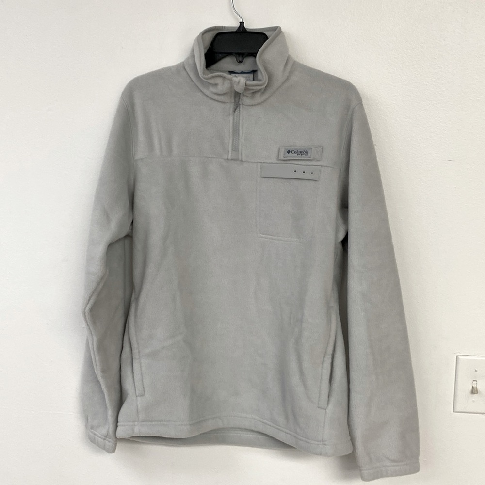 New with tags. Mens Columbia PFG fleece pullover. Cool Grey. Size small.